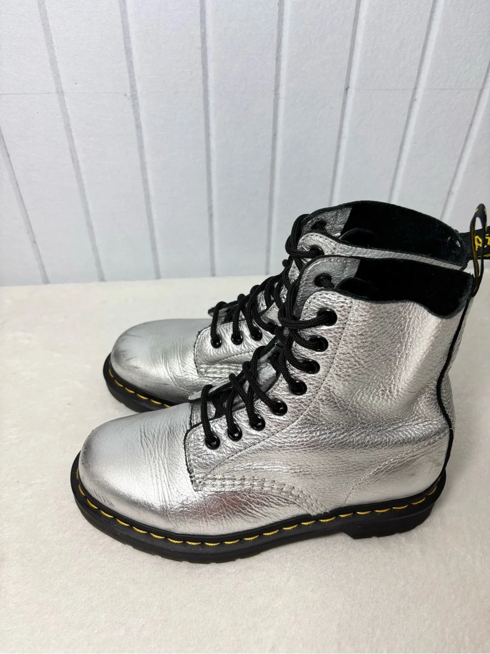 Dr. Martens Metallic Silver Lace-Up Combat Boots Kids‎ size 5